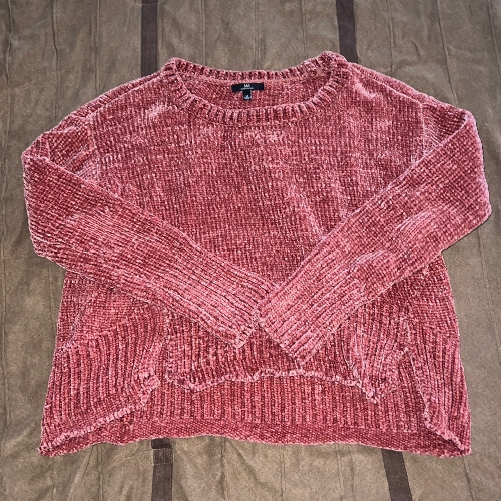 Very soft pink sweater. Great condition, barely worn.